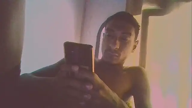 Snapshot of Jose_Smoke chatting on February 14, 8:05 pm Jose Smoke online show from February 14, 8:05 pm