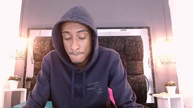 Snapshot of Jose_Smoke chatting on February 13, 8:17 am Jose Smoke online show from February 13, 8:17 am