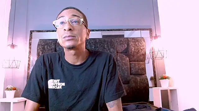 Snapshot of Jose_Smoke chatting on February 11, 4:11 am Jose Smoke online show from February 11, 4:11 am