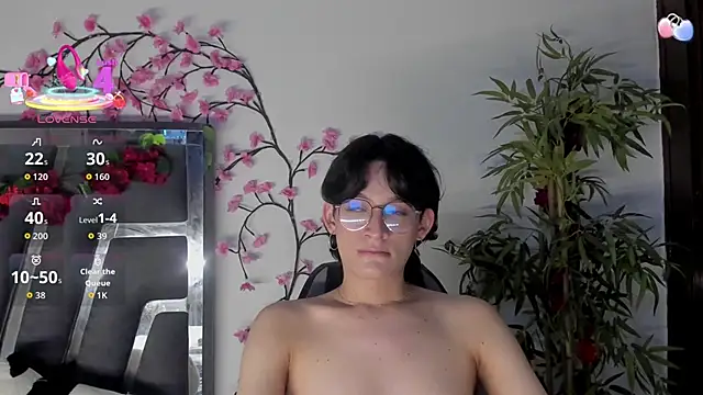 Snapshot of Black_Rose2 chatting on October 6, 12:32 pm Black Rose2 online show from October 6, 12:32 pm