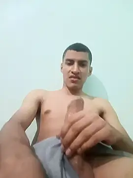 Snapshot of Rogersmit2 chatting on October 25, 4:14 am Rogersmit2 online show from October 25, 4:14 am