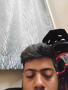 Hornie small Dick01 online show from February 15, 5:21 pm