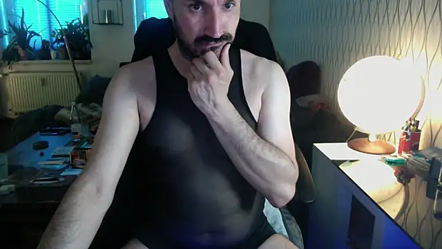 tomz0819 online show from June 19, 4:18 am