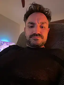 tomz0819 online show from April 12, 5:09 am