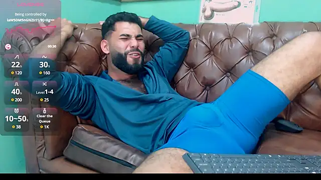 Snapshot of MattewRey chatting on February 18, 10:58 pm MattewRey online show from February 18, 10:58 pm