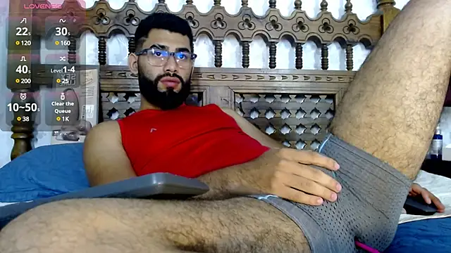 Snapshot of MattewRey chatting on December 10, 10:27 pm MattewRey online show from December 10, 10:27 pm