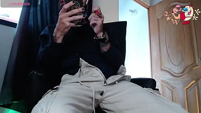 Snapshot of ren_stipee chatting on February 11, 9:46 pm ren stipee online show from February 11, 9:46 pm