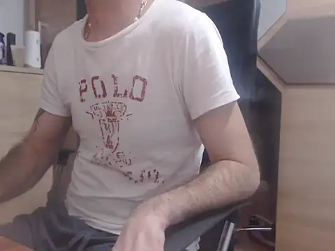 Snapshot of uncutguy01 chatting on February 11, 7:12 am uncutguy01 online show from February 11, 7:12 am