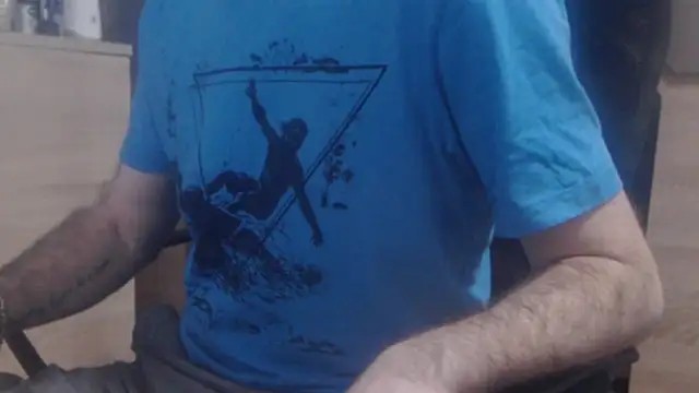 Snapshot of uncutguy01 chatting on January 8, 4:33 pm uncutguy01 online show from January 8, 4:33 pm
