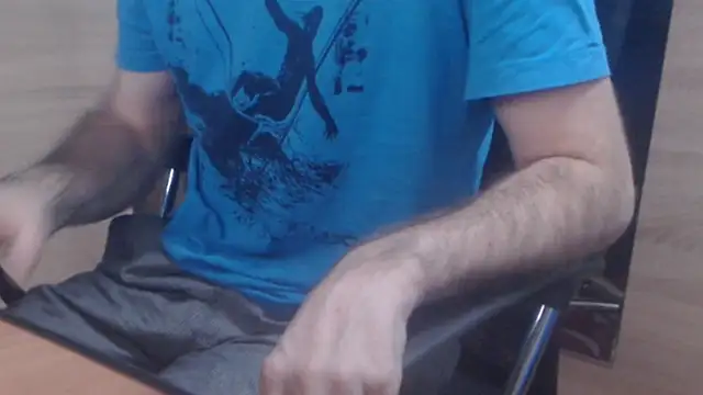 Snapshot of uncutguy01 chatting on January 9, 6:59 am uncutguy01 online show from January 9, 6:59 am