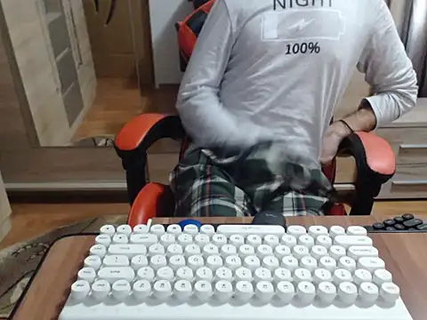 Snapshot of uncutguy01 chatting on October 16, 1:30 pm uncutguy01 online show from October 16, 1:30 pm