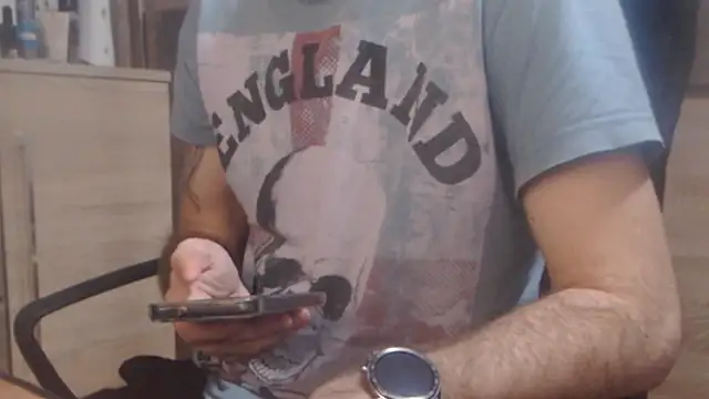 Snapshot of uncutguy01 chatting on December 19, 6:45 am uncutguy01 online show from December 19, 6:45 am