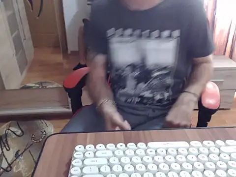 Snapshot of uncutguy01 chatting on September 18, 12:29 pm uncutguy01 online show from September 18, 12:29 pm