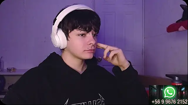 V4mpXboy online show from June 27, 4:48 am