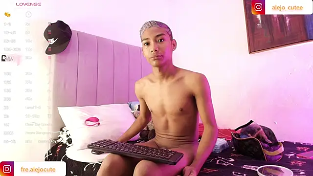 Snapshot of alejo_cute chatting on December 29, 1:49 pm alejo cute online show from December 29, 1:49 pm