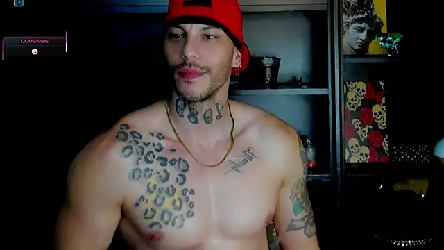 Snapshot of RickG_Oficial chatting on October 18, 1:21 am RickG Oficial online show from October 18, 1:21 am