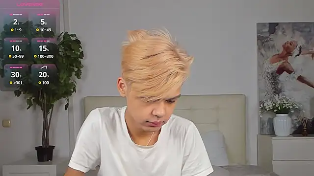 Snapshot of Felix_Rey chatting on February 7, 3:52 pm Felix Rey online show from February 7, 3:52 pm