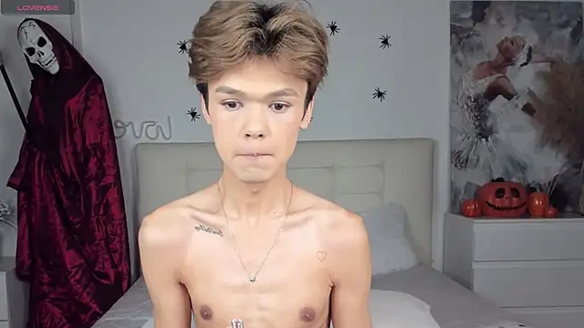 Snapshot of Felix_Rey chatting on October 31, 10:57 pm Felix Rey online show from October 31, 10:57 pm