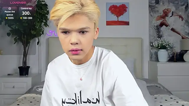 Snapshot of Felix_Rey chatting on February 16, 3:59 pm Felix Rey online show from February 16, 3:59 pm