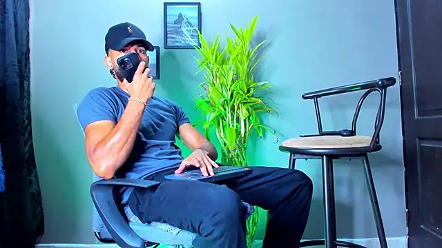 Damian 022 online show from January 11, 6:11 pm