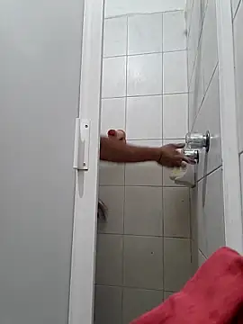 Snapshot of culitotragon24 chatting on October 25, 4:25 am culitotragon24 online show from October 25, 4:25 am