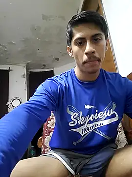 Snapshot of culitotragon24 chatting on October 7, 7:12 am culitotragon24 online show from October 7, 7:12 am