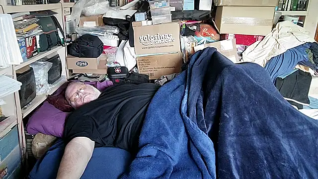 hadeszeuss2 online show from March 12, 2:58 pm