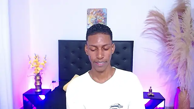 maiki18  online show from October 29, 9:07 pm