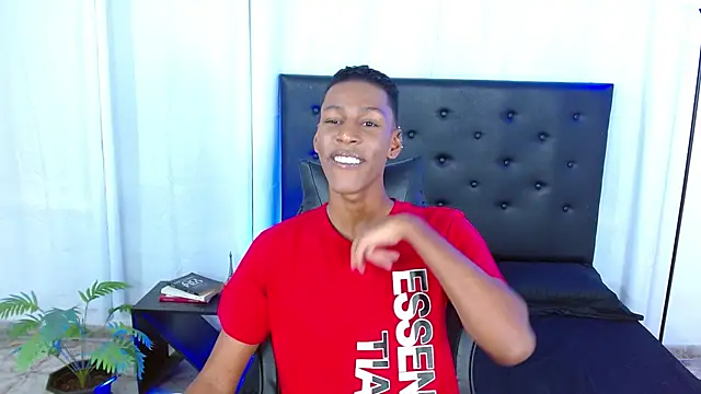 maiki18  online show from March 7, 9:01 pm