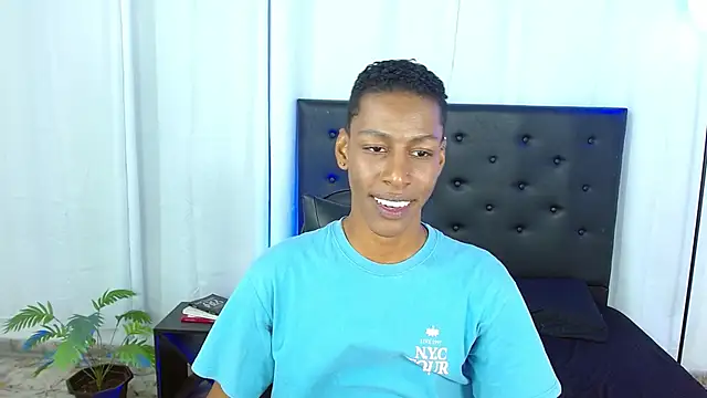 maiki18  online show from March 12, 9:33 pm