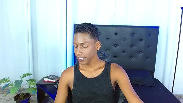 maiki18  online show from March 11, 8:49 pm