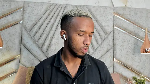 JamesParck online show from December 13, 11:23 am