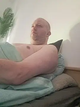 ShyBoy1982 online show from April 29, 10:53 am
