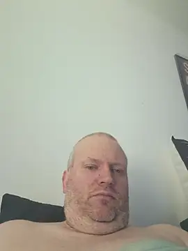 ShyBoy1982 online show from April 27, 11:18 am
