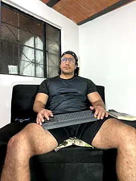 Snapshot of willian_m777 chatting on October 15, 4:20 am willian m777 online show from October 15, 4:20 am