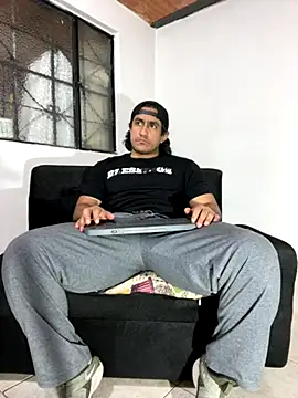 Snapshot of willian_m777 chatting on October 4, 4:17 am willian m777 online show from October 4, 4:17 am