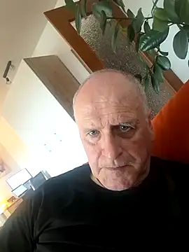 Milkasahne64 online show from October 28, 9:56 am