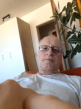 Milkasahne64 online show from May 9, 7:42 am