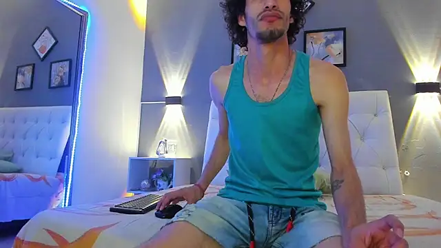 Elias Snow  online show from September 12, 1:22 pm