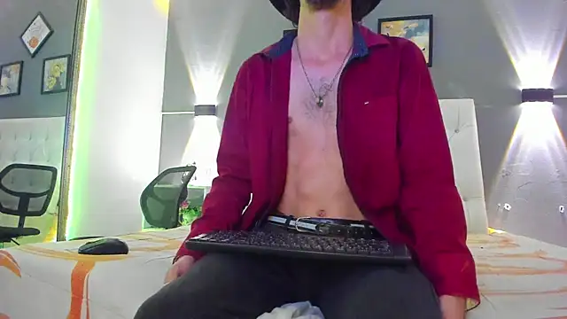 Elias Snow  online show from September 18, 1:02 pm