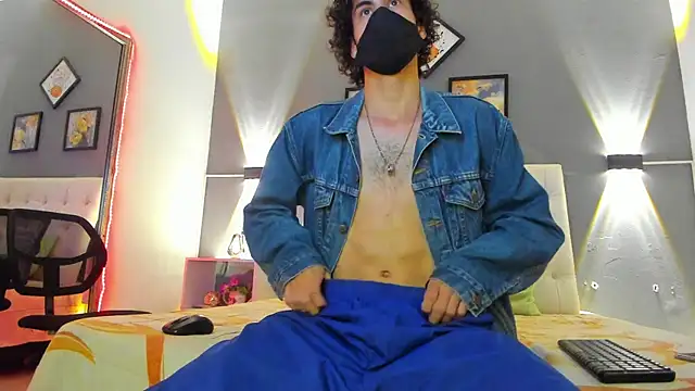 Elias Snow  online show from September 23, 12:26 pm