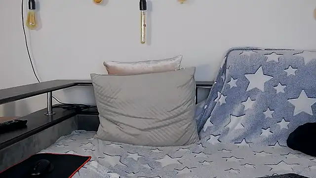 CarterCole online show from December 15, 12:02 pm