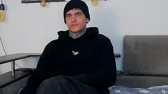 CarterCole online show from December 20, 12:56 pm