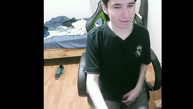 Snapshot of Twink_martinboy chatting on December 26, 3:16 am Twink martinboy online show from December 26, 3:16 am