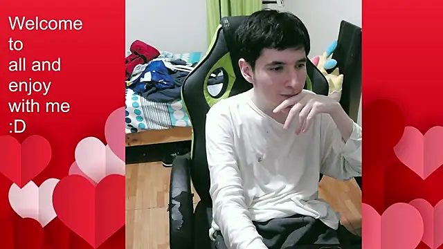 Snapshot of Twink_martinboy chatting on October 24, 2:13 am Twink martinboy online show from October 24, 2:13 am