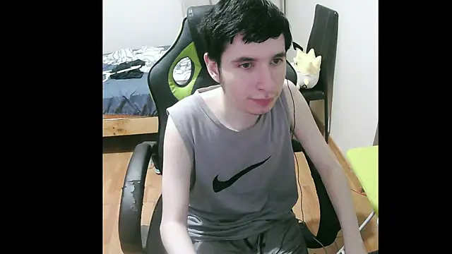 Snapshot of Twink_martinboy chatting on January 13, 1:34 am Twink martinboy online show from January 13, 1:34 am