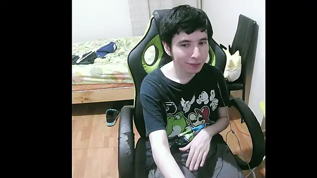 Snapshot of Twink_martinboy chatting on January 28, 3:25 am Twink martinboy online show from January 28, 3:25 am