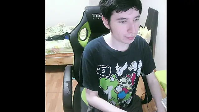 Snapshot of Twink_martinboy chatting on January 21, 1:50 am Twink martinboy online show from January 21, 1:50 am