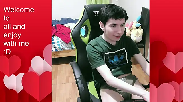 Snapshot of Twink_martinboy chatting on November 1, 12:04 am Twink martinboy online show from November 1, 12:04 am