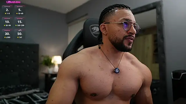 Snapshot of Martin_Logan chatting on October 22, 10:35 pm Martin Logan online show from October 22, 10:35 pm